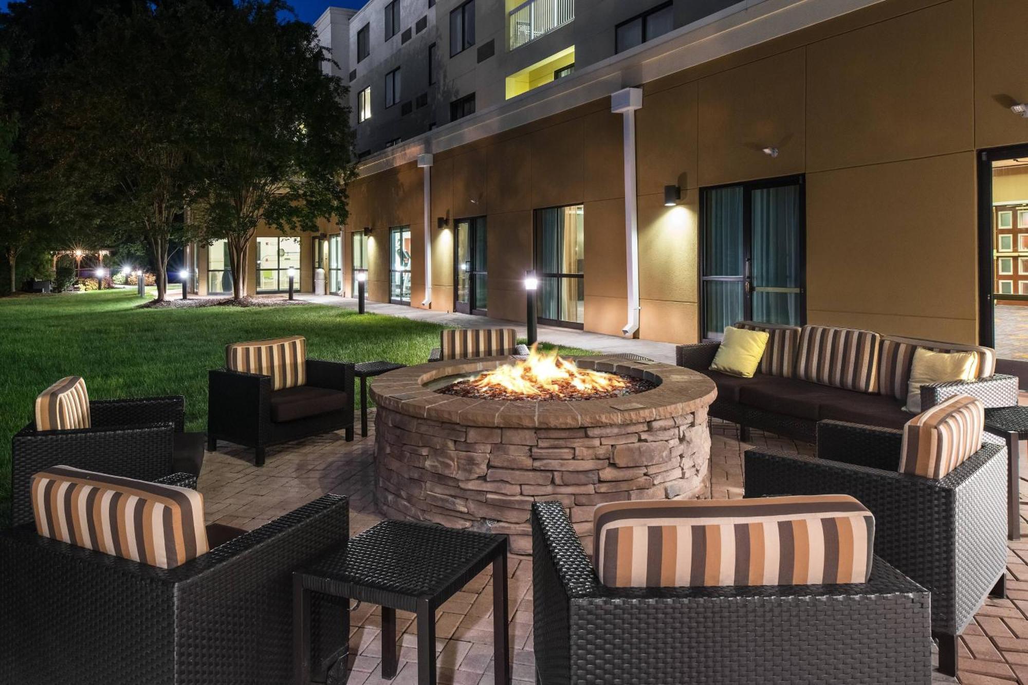 Courtyard By Marriott Charlotte Gastonia Otel Dış mekan fotoğraf
